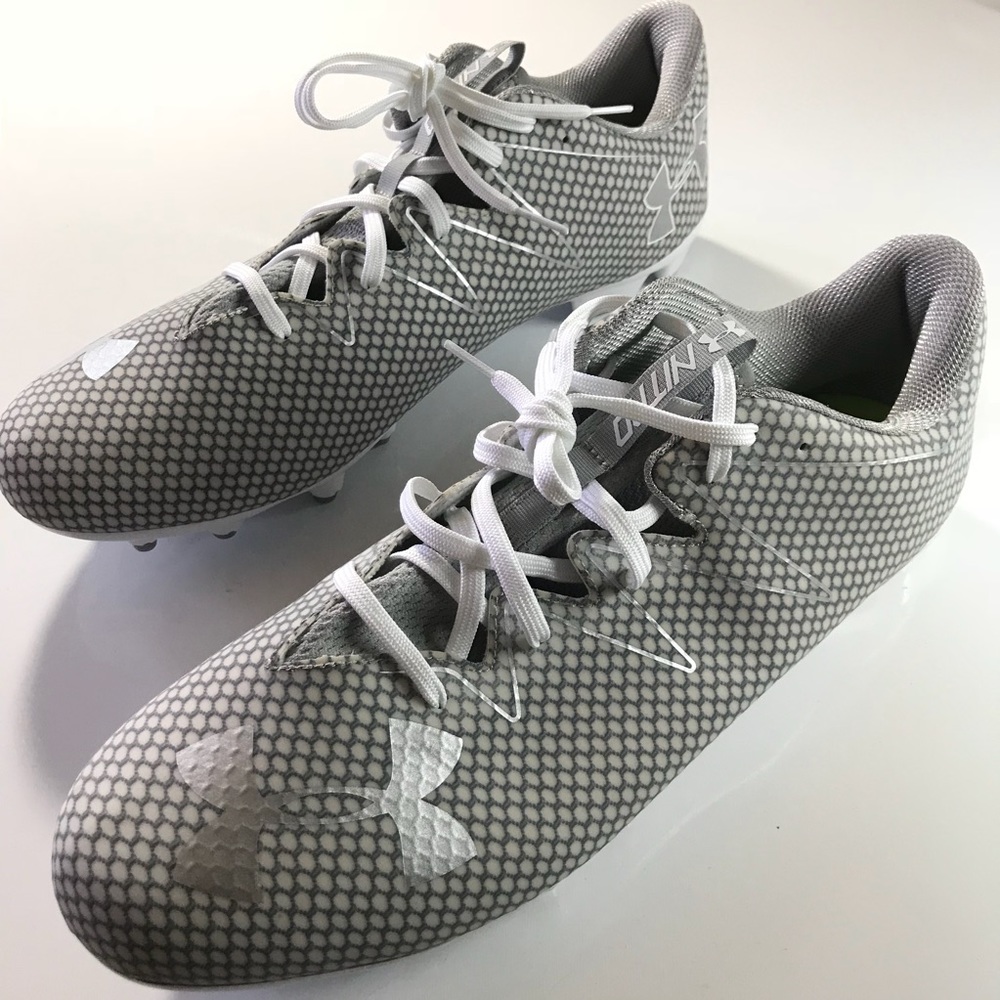 UNDER ARMOUR low top nitro football cleats